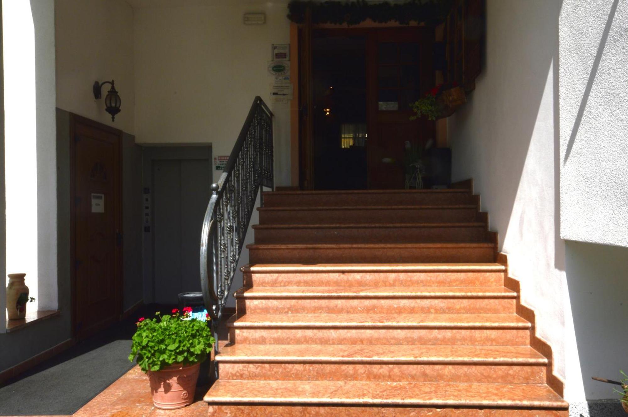 Hotel Villa Fosine Pinzolo Esterno foto