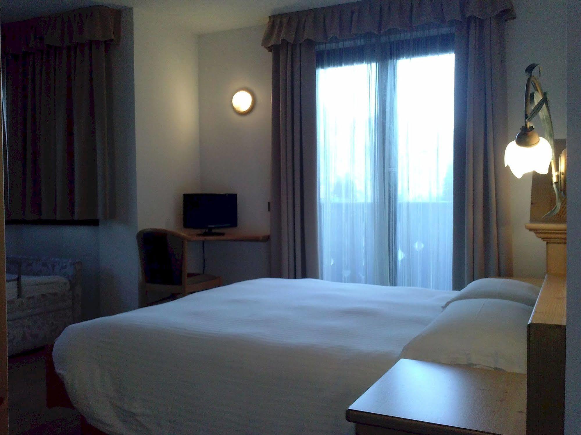 Hotel Villa Fosine Pinzolo Esterno foto